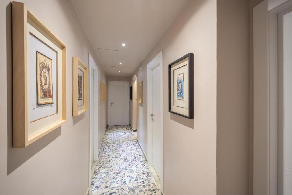 Boutique Rooms Carbonazzi 17 卡利亚里 外观 照片