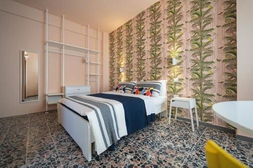 Boutique Rooms Carbonazzi 17 卡利亚里 外观 照片