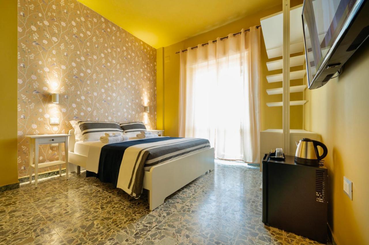 Boutique Rooms Carbonazzi 17 卡利亚里 外观 照片