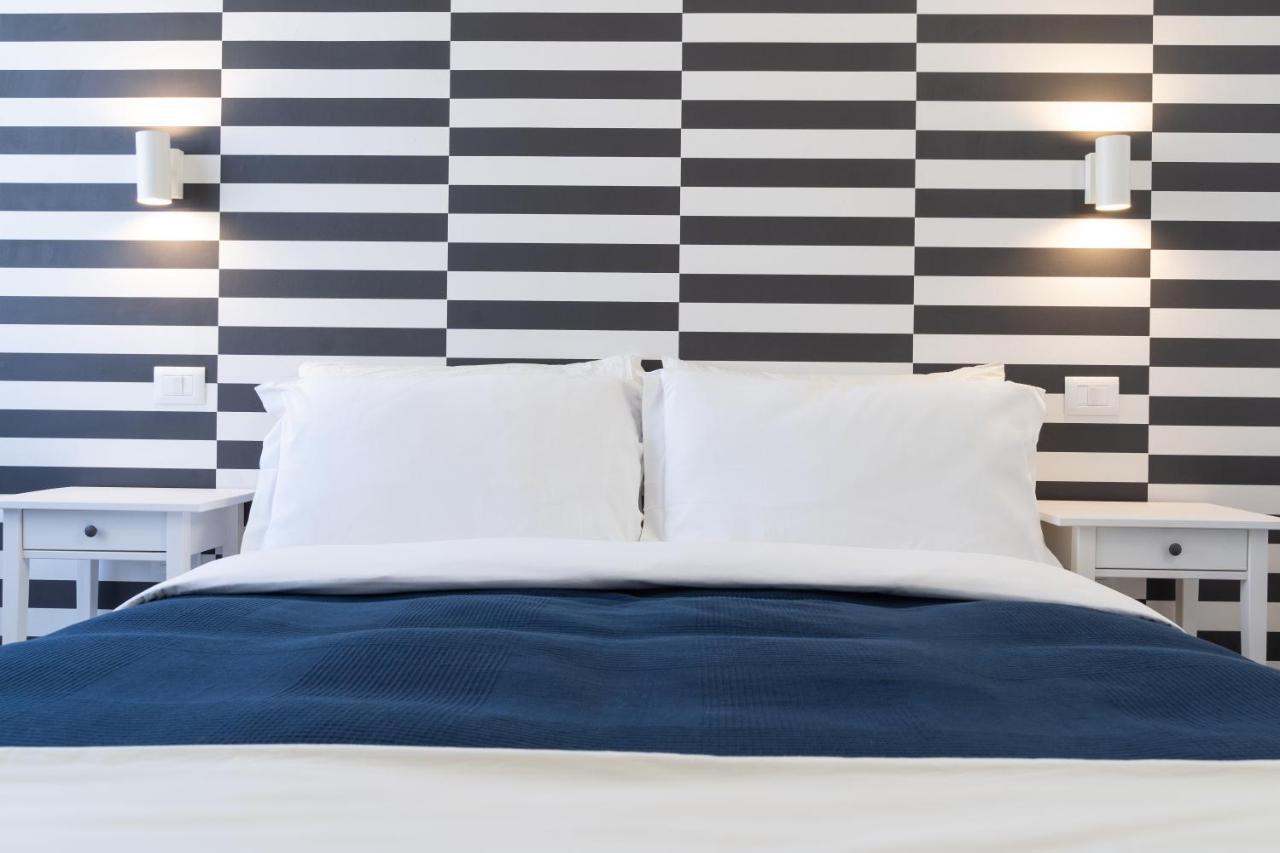 Boutique Rooms Carbonazzi 17 卡利亚里 外观 照片