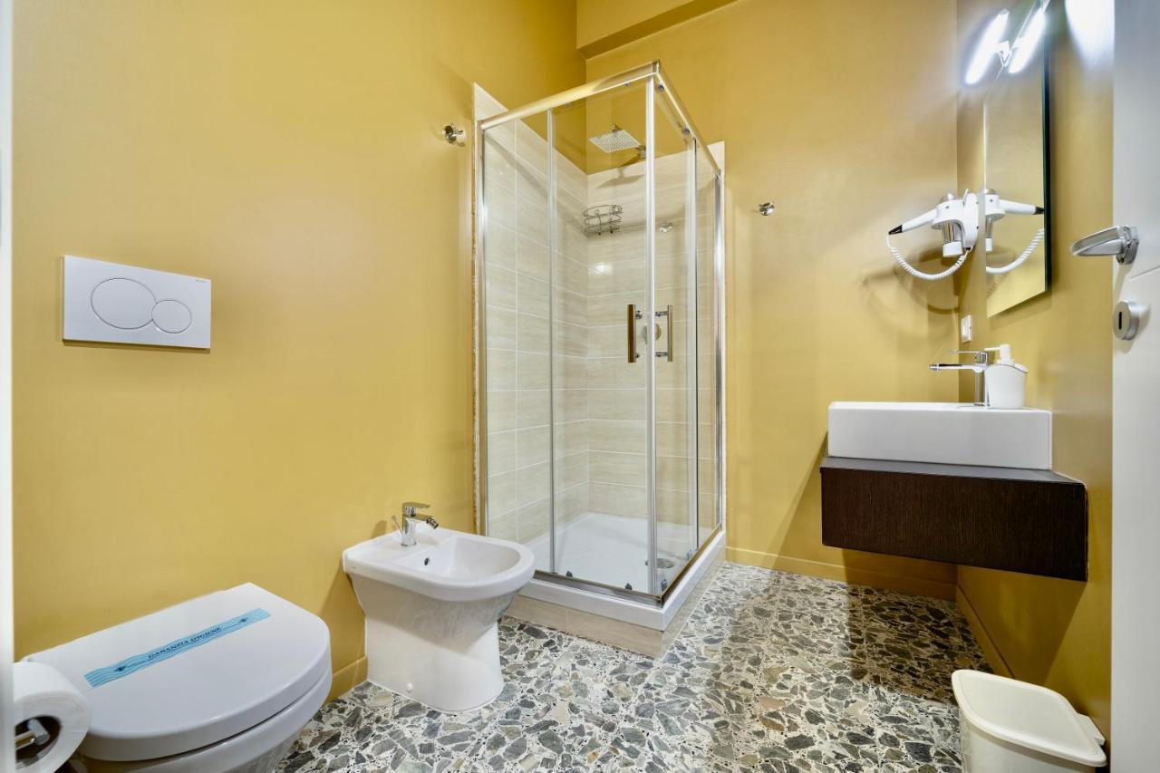 Boutique Rooms Carbonazzi 17 卡利亚里 外观 照片