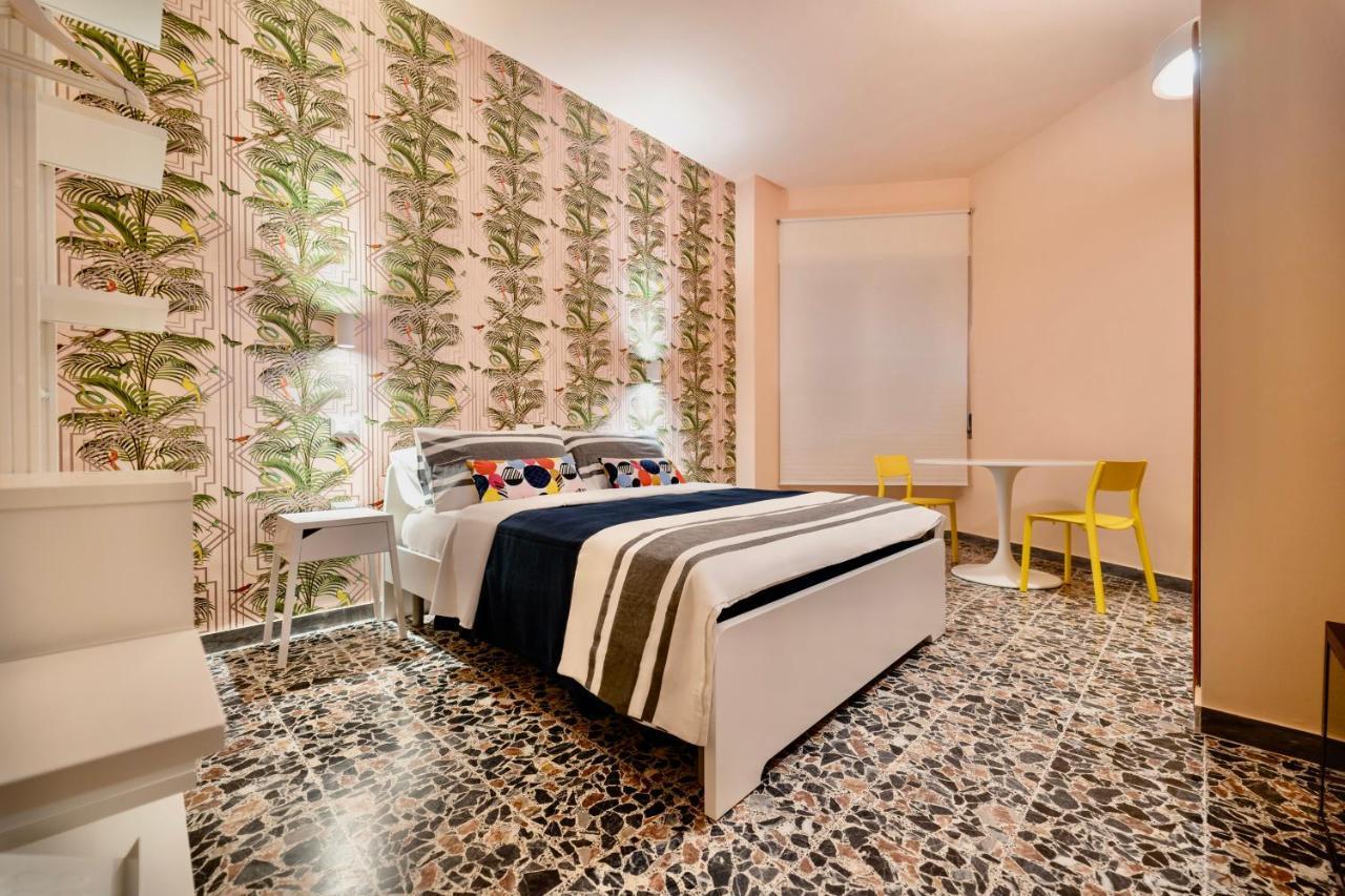 Boutique Rooms Carbonazzi 17 卡利亚里 外观 照片