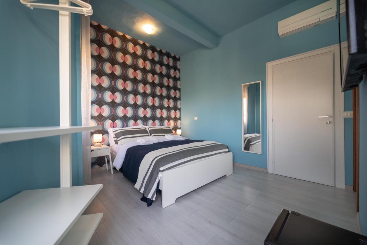 Boutique Rooms Carbonazzi 17 卡利亚里 外观 照片