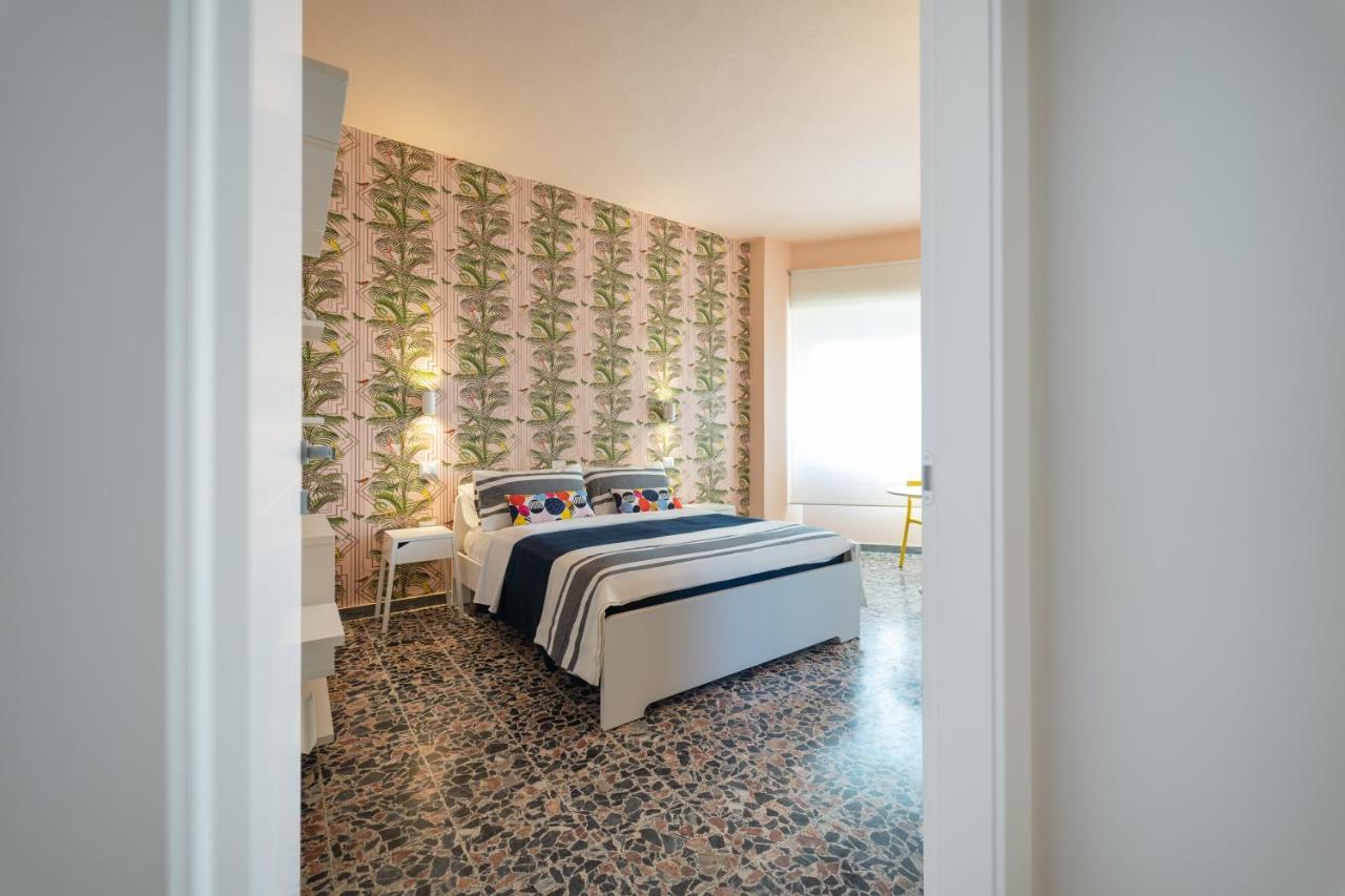 Boutique Rooms Carbonazzi 17 卡利亚里 外观 照片