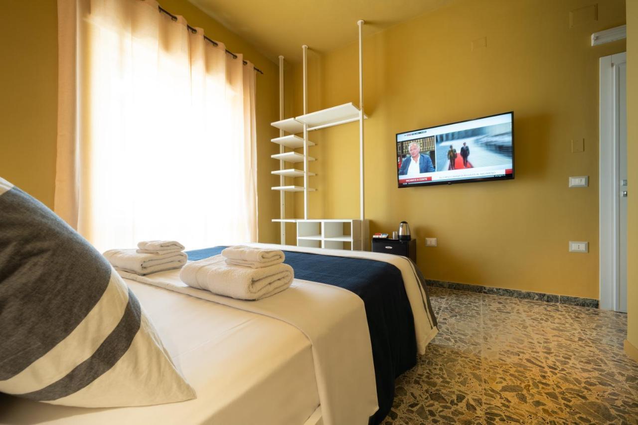 Boutique Rooms Carbonazzi 17 卡利亚里 外观 照片