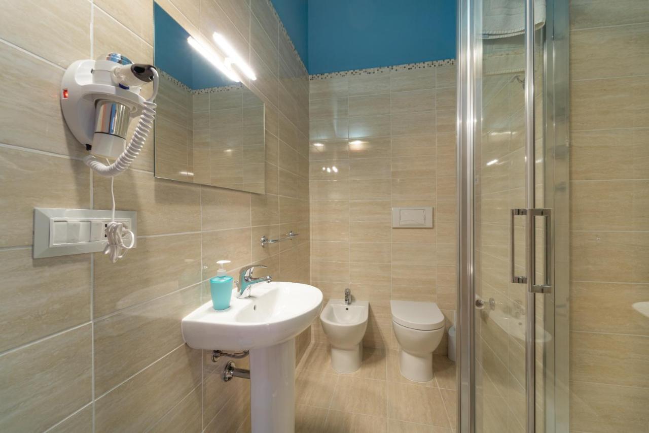 Boutique Rooms Carbonazzi 17 卡利亚里 外观 照片